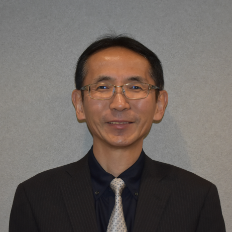 山田 芳春